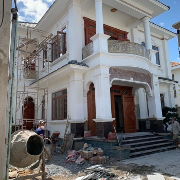 Công trình cửa nhôm Topal màu vân gỗ cao cấp tại Thạnh Xuân Quận 12