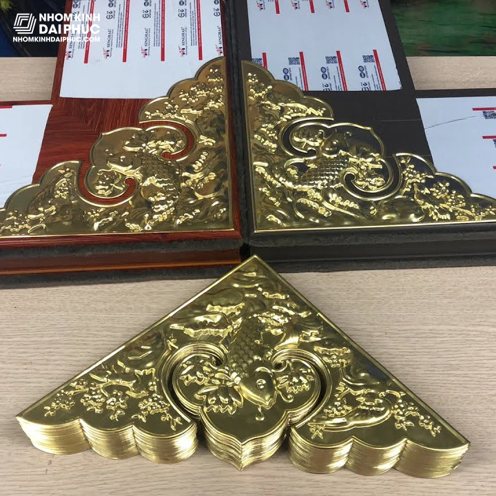 Góc đồng hoa văn hình cá chép