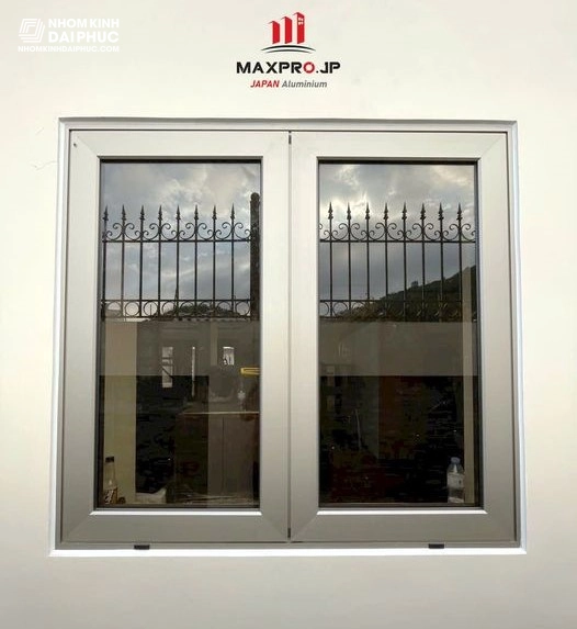Cửa sổ 2 cánh mở quay nhôm Maxpro hệ 65