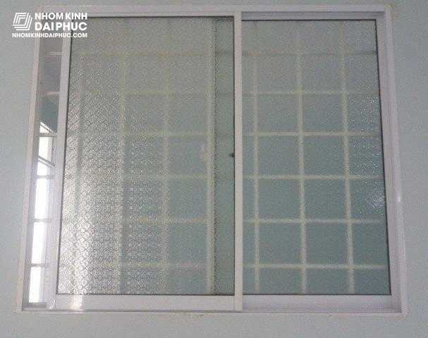Cửa sổ lùa nhôm cỏ