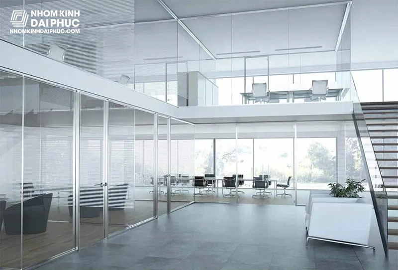 Vách Kính Cường Lực Showroom Văn Phòng