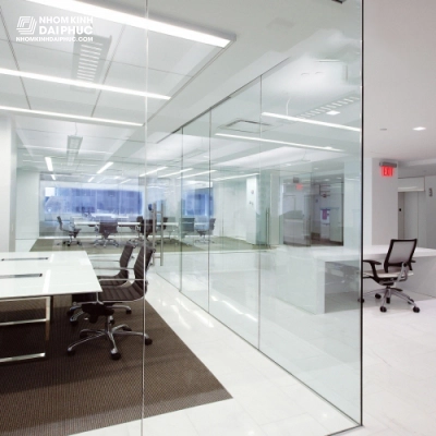 Vách kính cường lực văn phòng