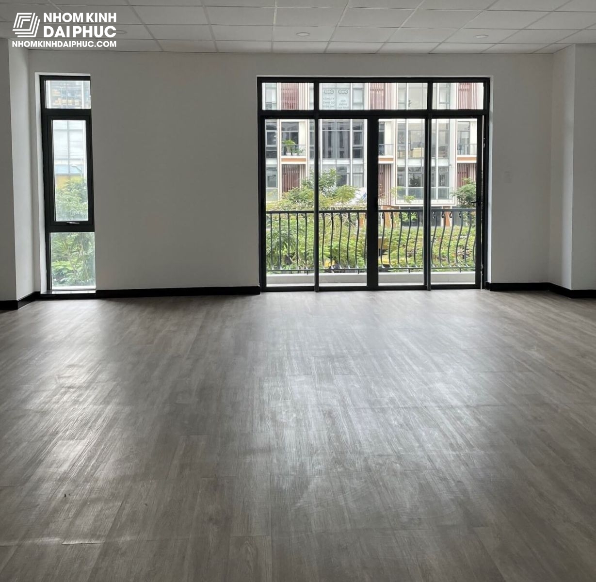 Thi công cửa nhôm xingfa tại khu đô thị Vạn Phúc City