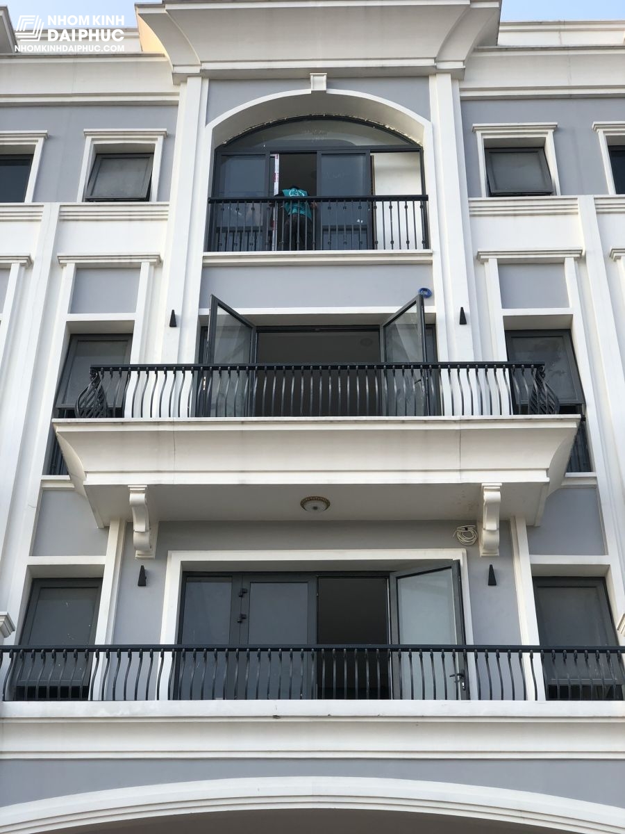 Thi công cửa nhôm xingfa tại khu đô thị Vạn Phúc City