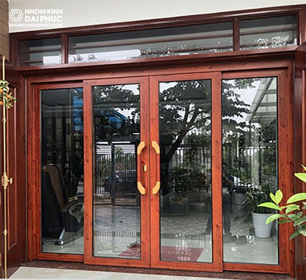 Thi công cửa rượt quay 4 cánh màu vân gỗ ở Quận Tân Phú, Hồ Chí Minh