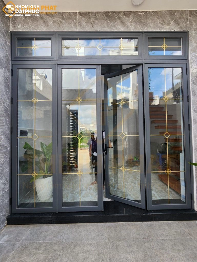 Cửa nhôm xingfa 4 cánh màu xám