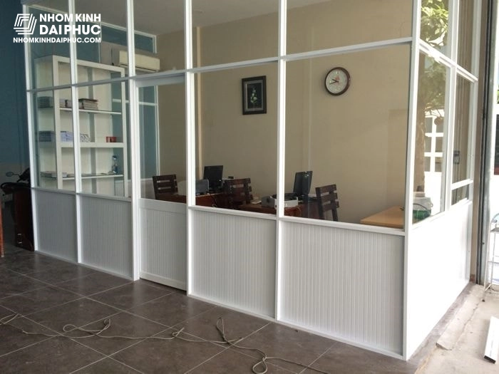 Cửa nhôm kính thường giá rẻ