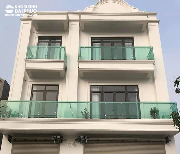 Lan Can Ban Công Kính