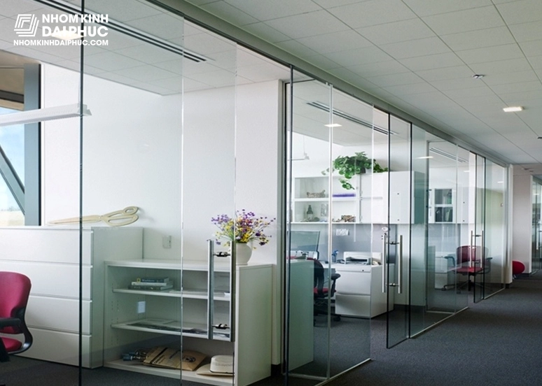 Vách Kính Văn Phòng Đẹp