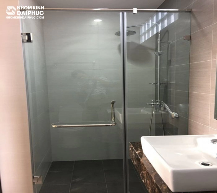 Cabin phòng tắm mở quay