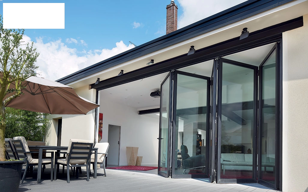 Cửa xếp trượt quán cà phê