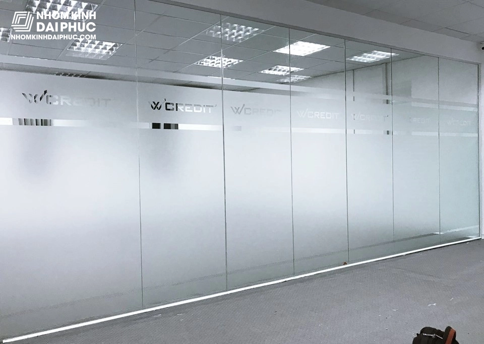 Vách kính cường lực văn phòng